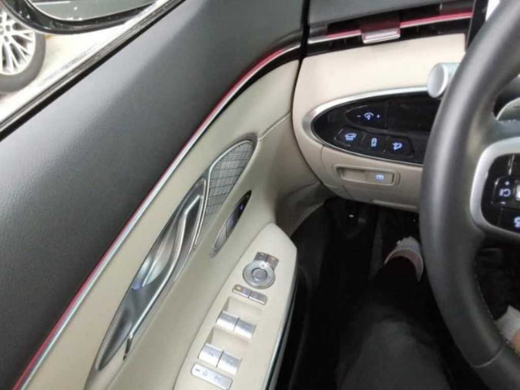 Genesis GV70 - Vista 3