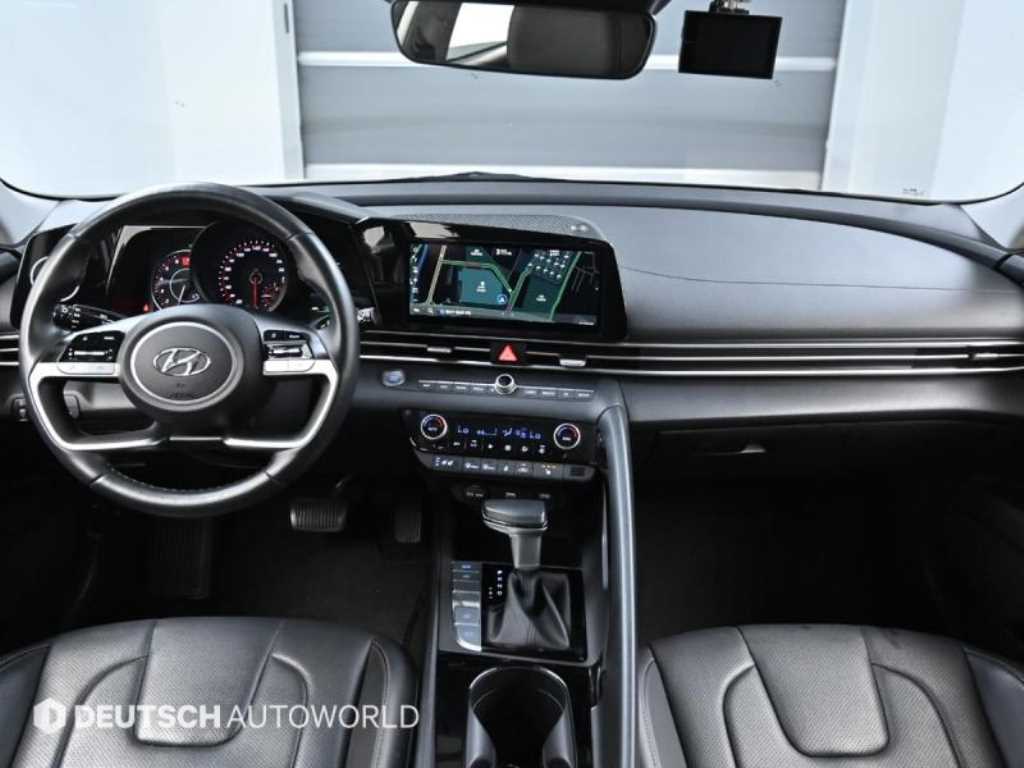 HYUNDAI Avante - Vista 8