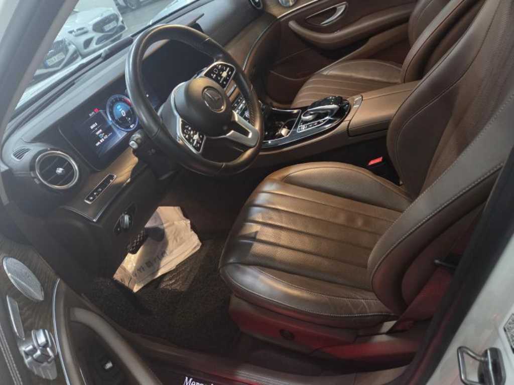 Mercedes Benz E class - Vista 9