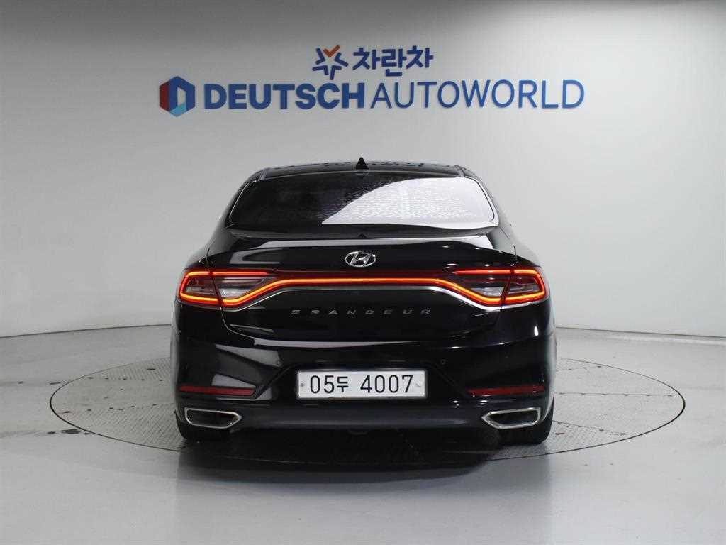 HYUNDAI Grandeur - Vista 4