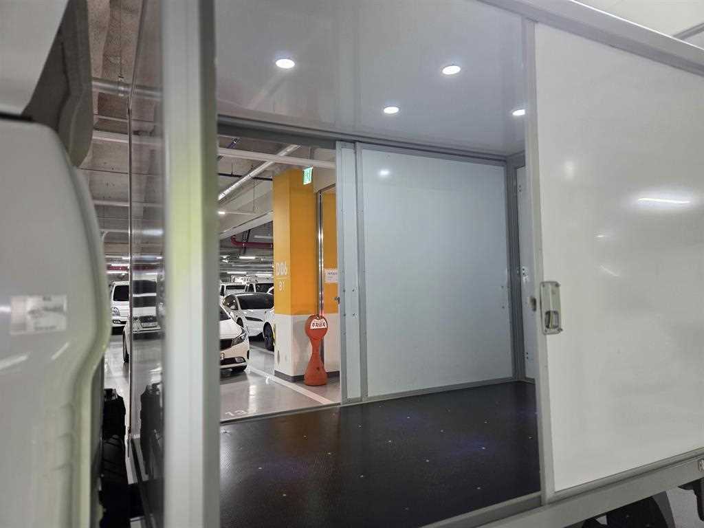 Small Truck Normal Box(High Deck) - Vista 10