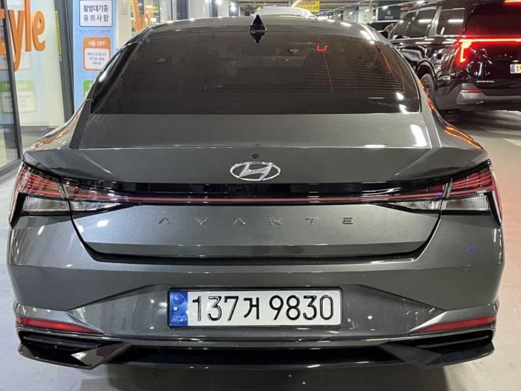 HYUNDAI Avante - Vista 5