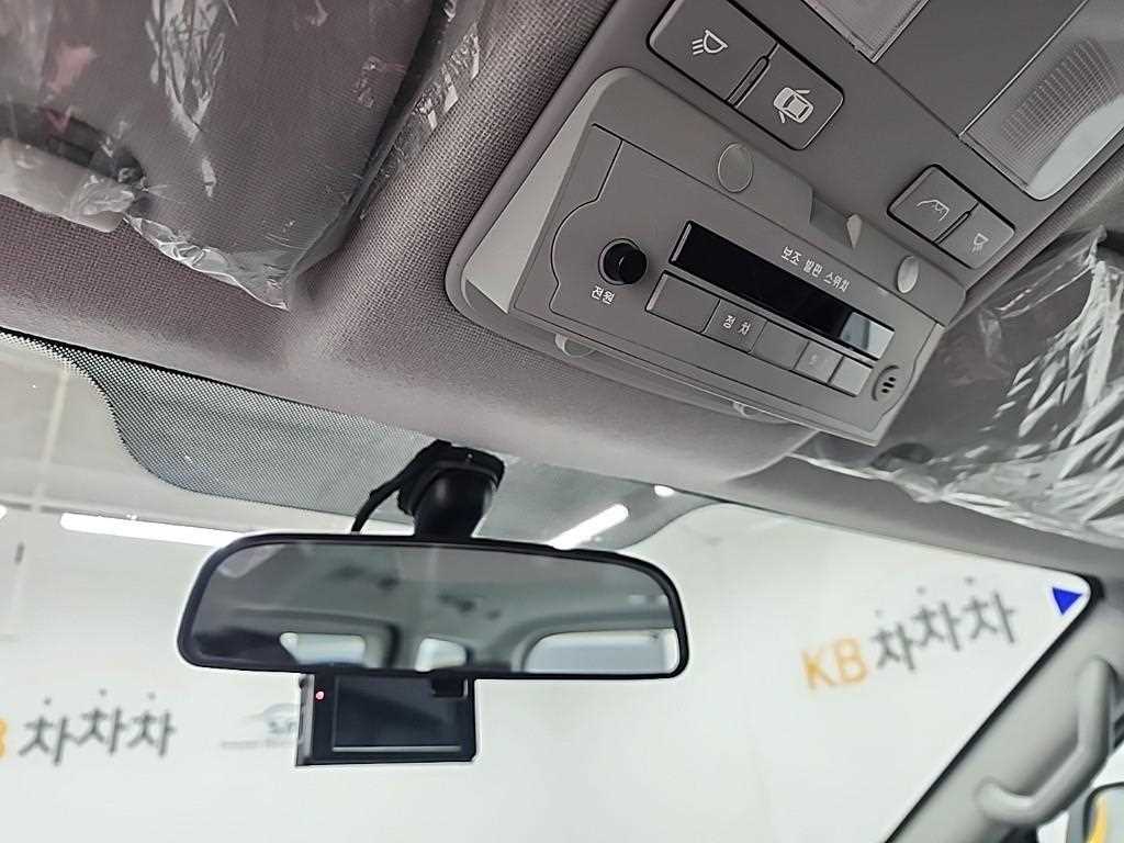 HYUNDAI Starex 2019 Amarillo - Importación desde Corea - HF Imports Iquique - Foto 15