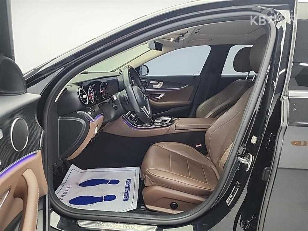 Mercedes Benz E class - Vista 11