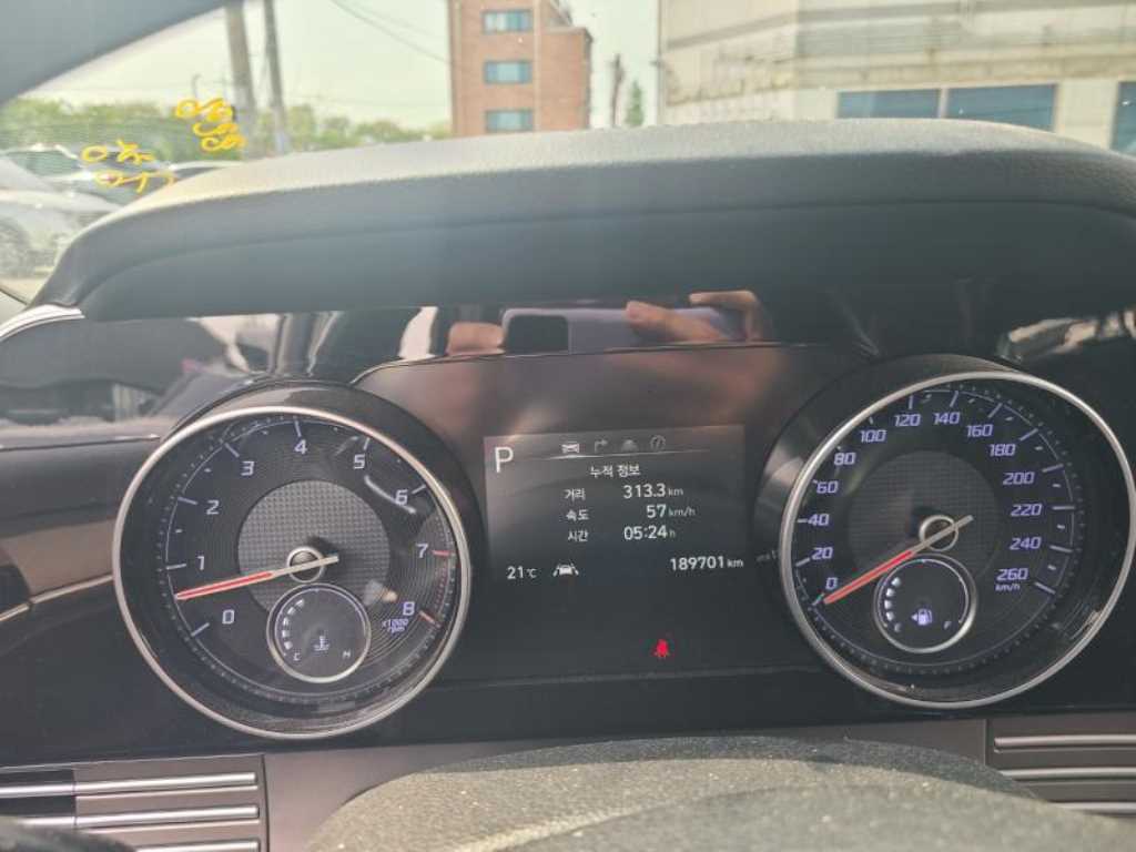 HYUNDAI Grandeur - Vista 11