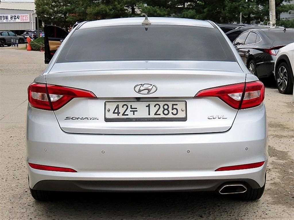 HYUNDAI Sonata - Vista 4