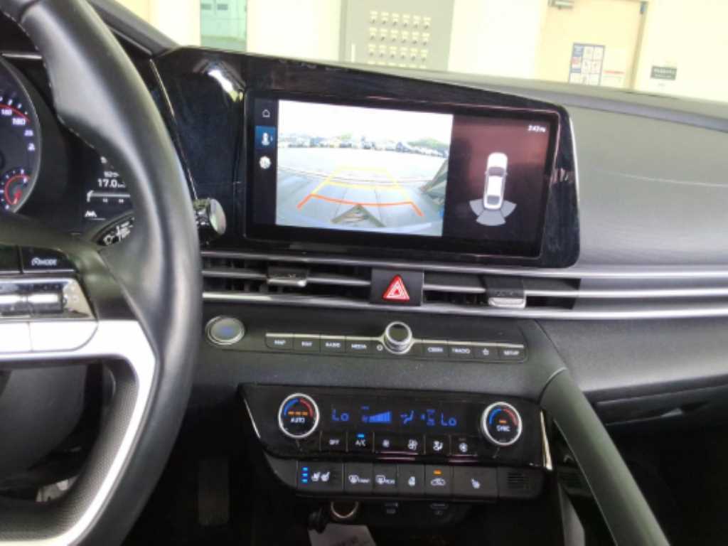 HYUNDAI Avante - Vista 5