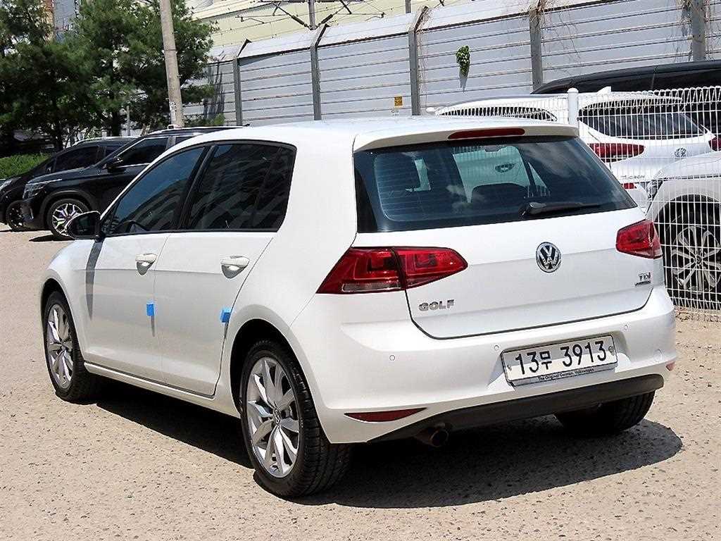 Volkswagen Golf - Vista 3
