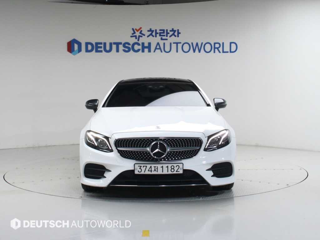 Mercedes Benz E class - Vista 3