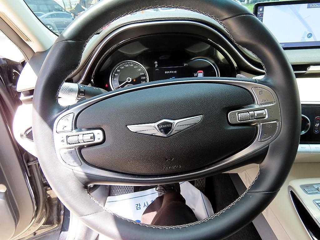 Genesis GV70 - Vista 8