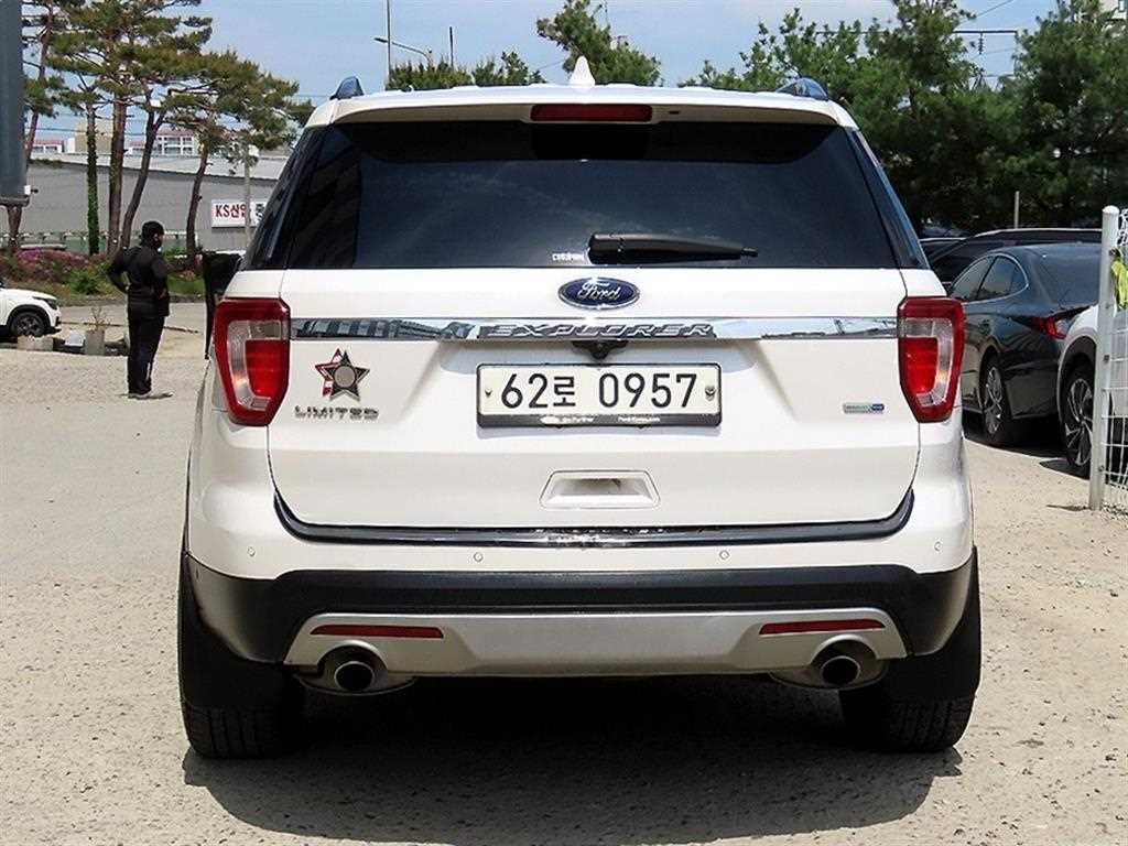 Ford Explorer - Vista 4