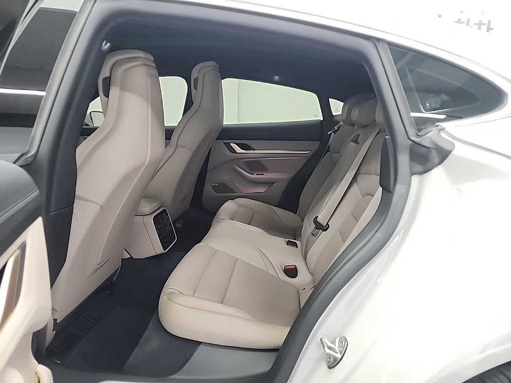 Porsche Taycan - Vista 12