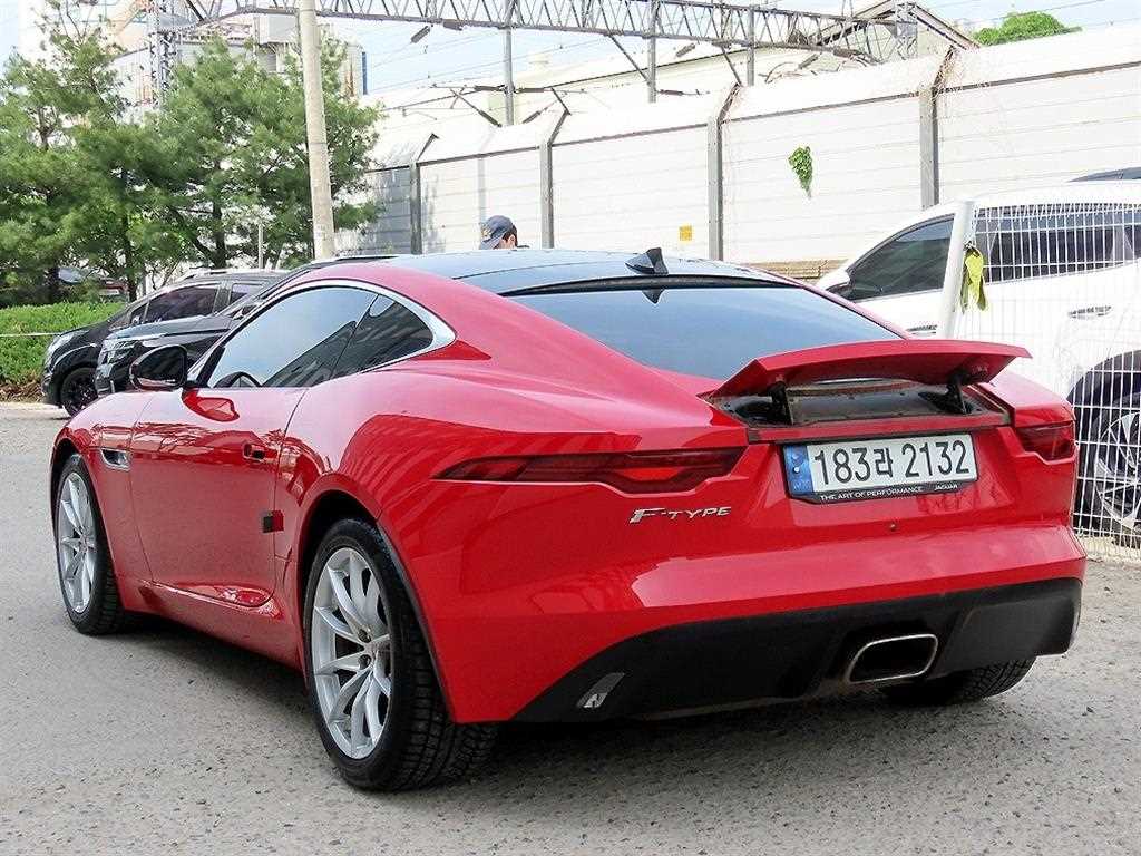 Jaguar F-TYPE - Vista 3