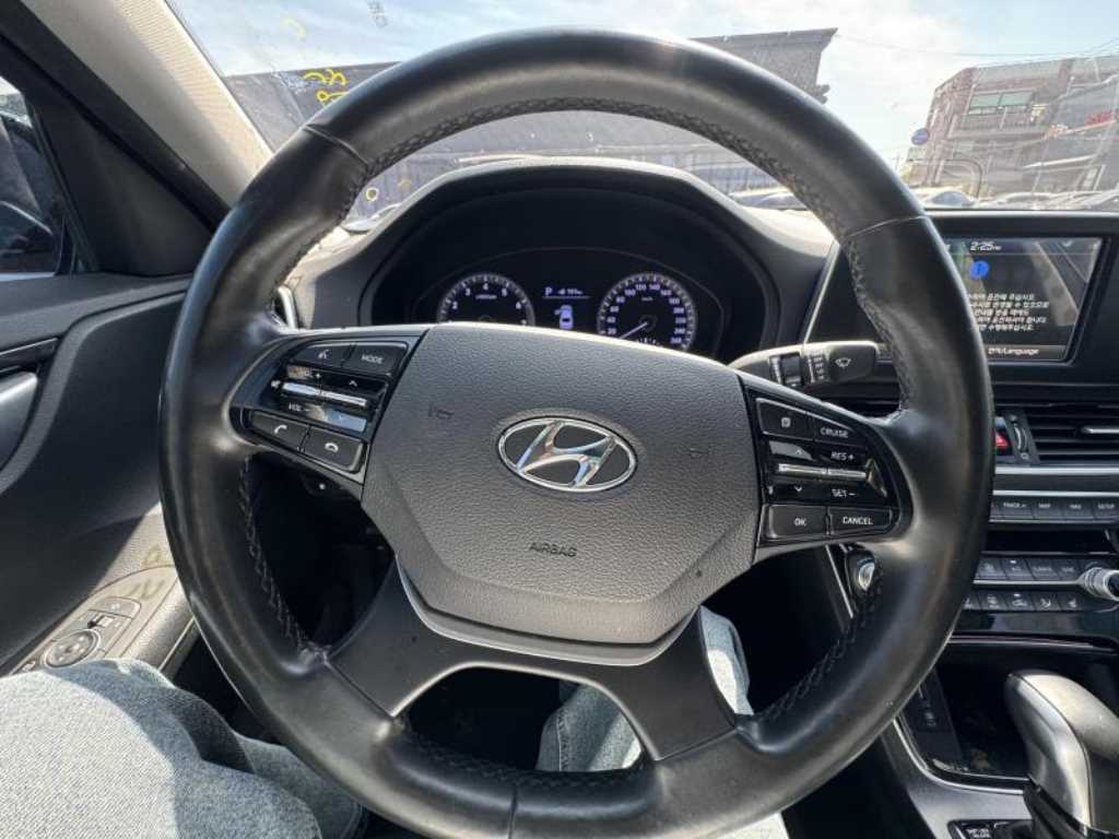 HYUNDAI Grandeur - Vista 5