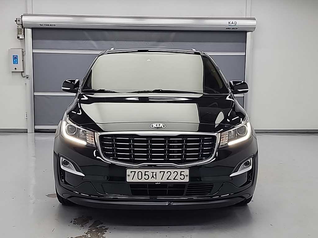 KIA Carnival - Vista 2