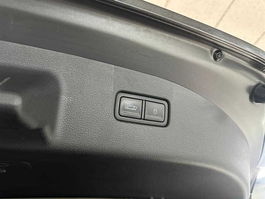 Genesis G70 - Vista 6