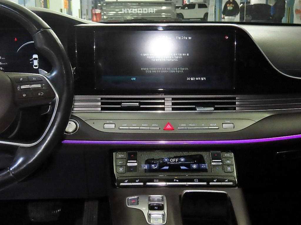 HYUNDAI Grandeur - Vista 11