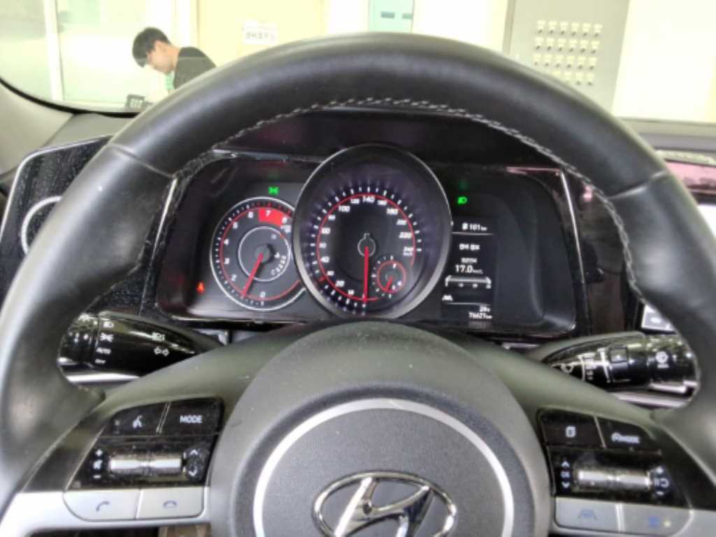 HYUNDAI Avante - Vista 3