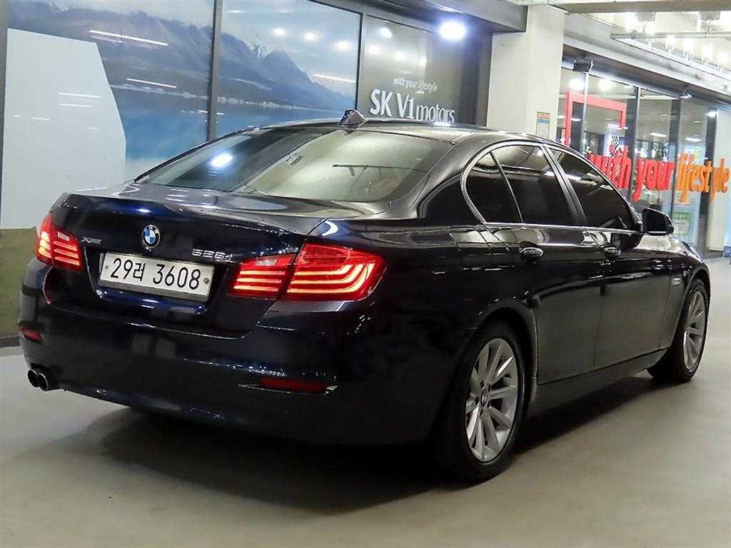 BMW 5 Series - Vista 4