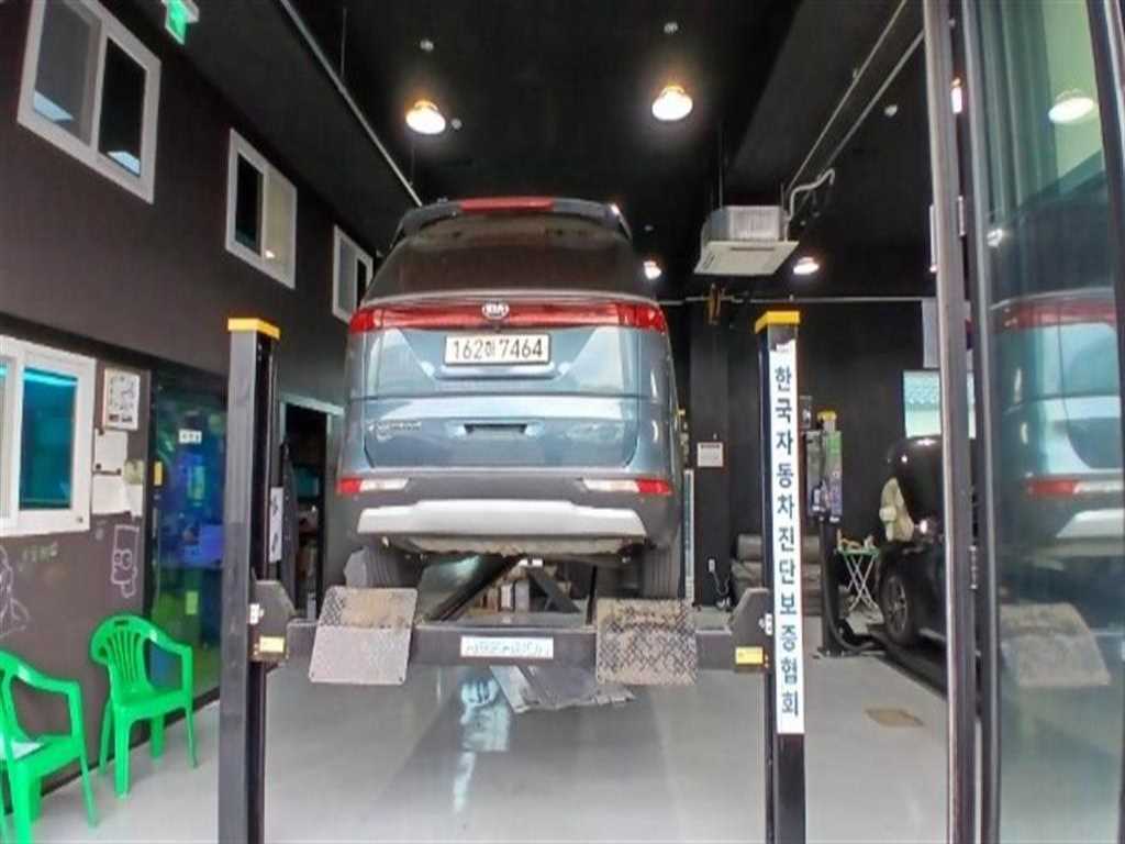 KIA Carnival - Vista 2