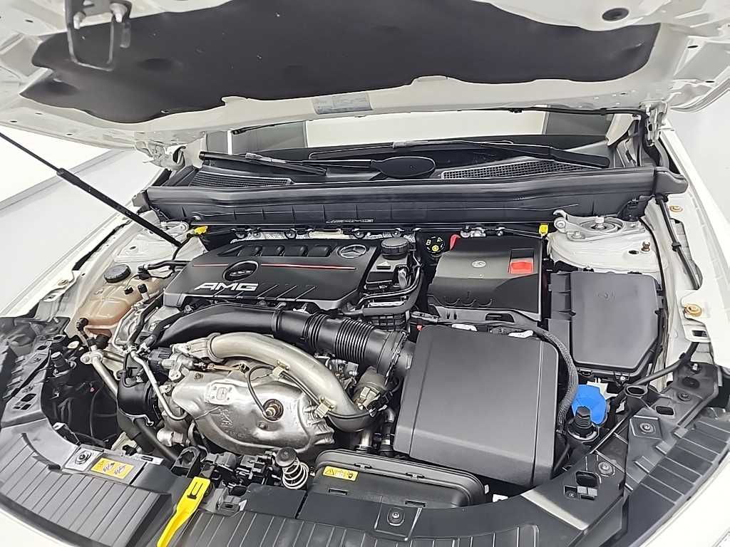 Mercedes Benz GLB Class - Vista 5