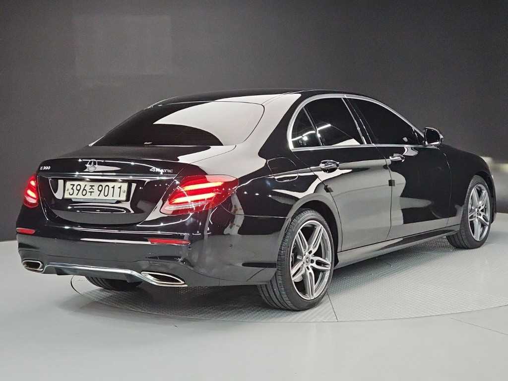 Mercedes Benz E class - Vista 4