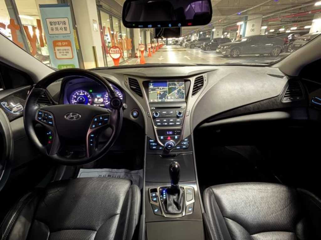 HYUNDAI Grandeur - Vista 6