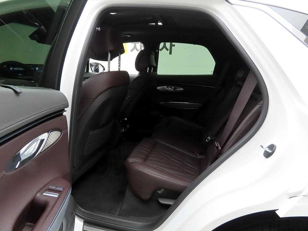 Genesis GV70 2023 Blanco - Importación desde Corea - HF Imports Iquique - Foto 13