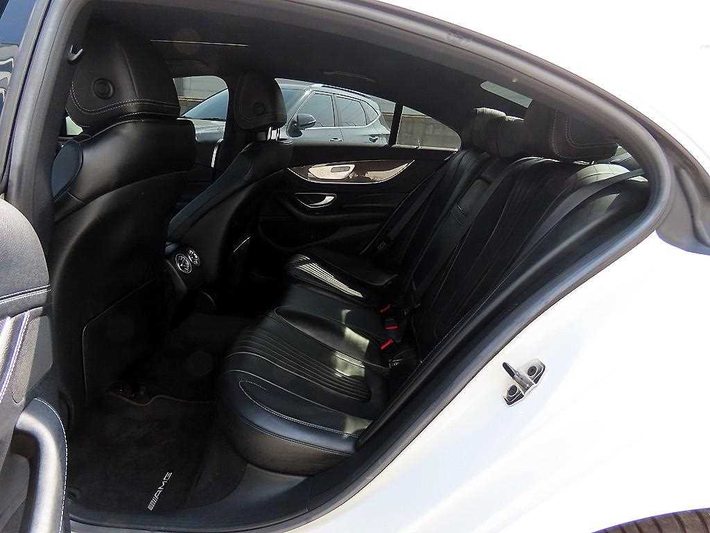 Mercedes Benz CLS Class - Vista 6