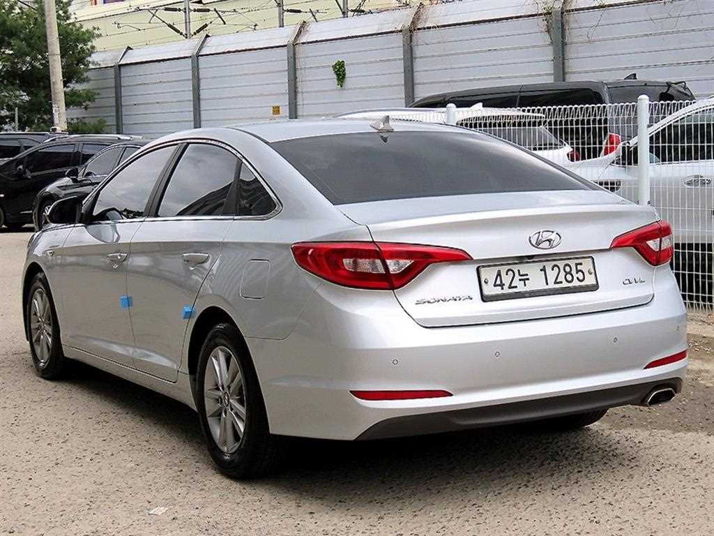 HYUNDAI Sonata - Vista 3