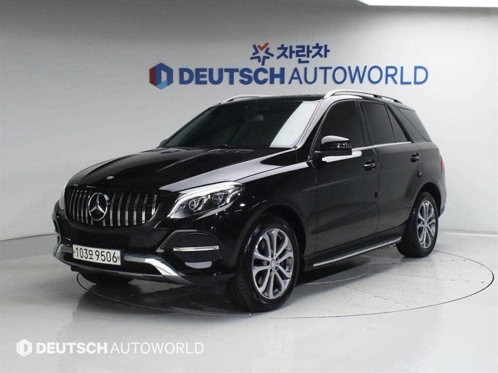 Mercedes Benz GLE Class - Vista 2