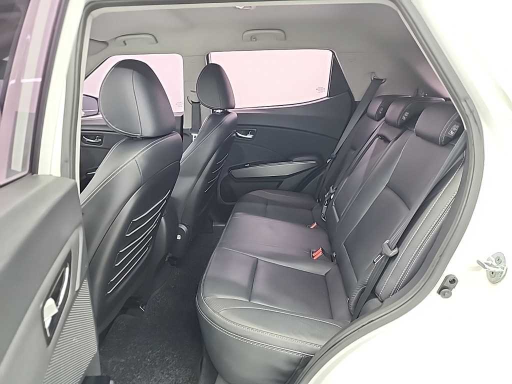 Ssangyong Tivoli - Vista 12