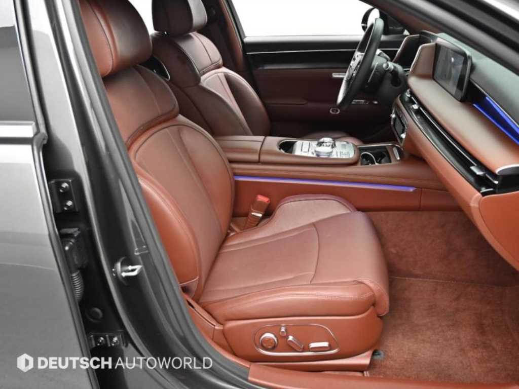 Genesis G90 - Vista 10
