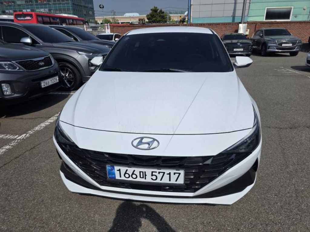 HYUNDAI Avante - Vista 2