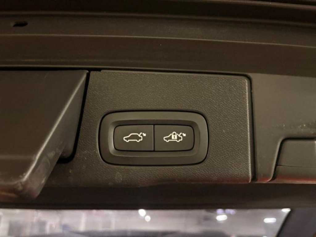 Volvo XC60 2018 Negro - Importación desde Corea - HF Imports Iquique - Foto 15
