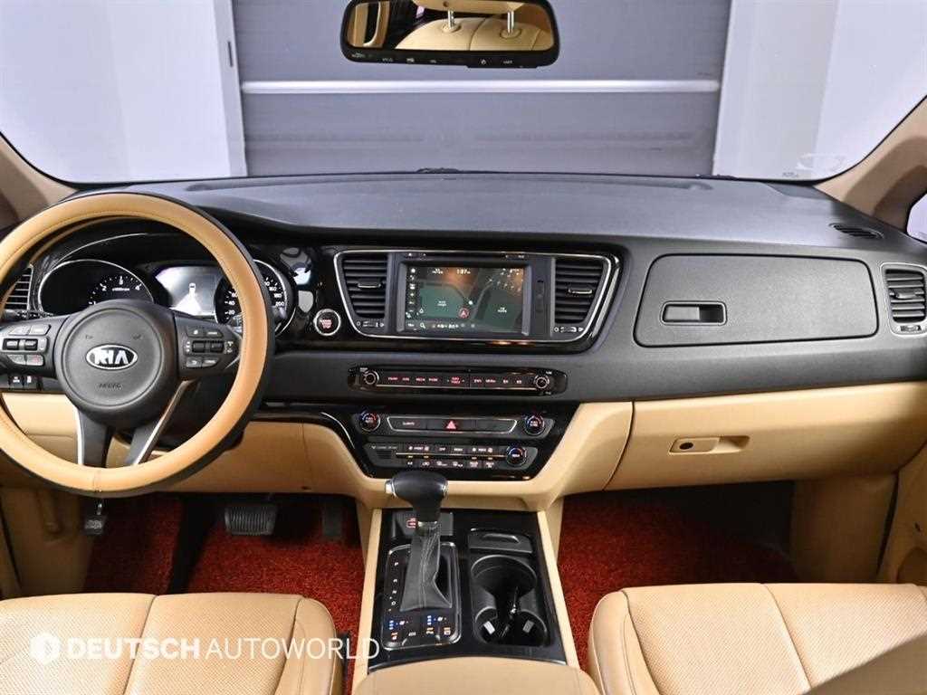 KIA Carnival - Vista 6