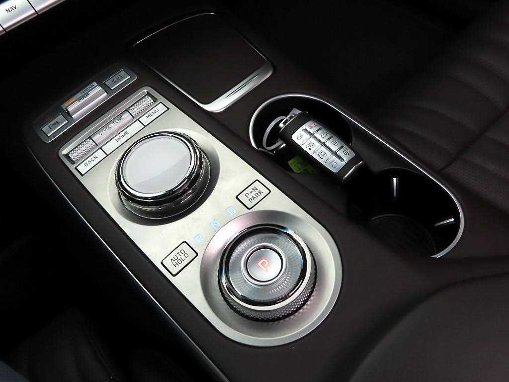Genesis GV70 - Vista 10