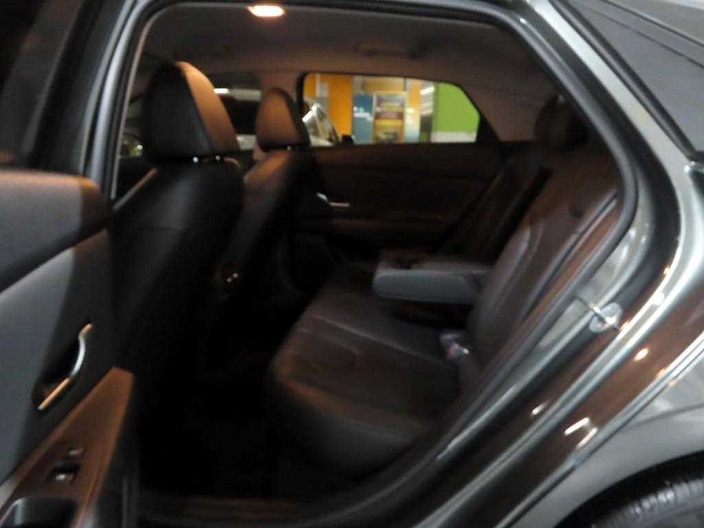 HYUNDAI Avante - Vista 5
