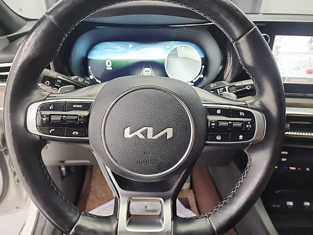 KIA K5 - Vista 9