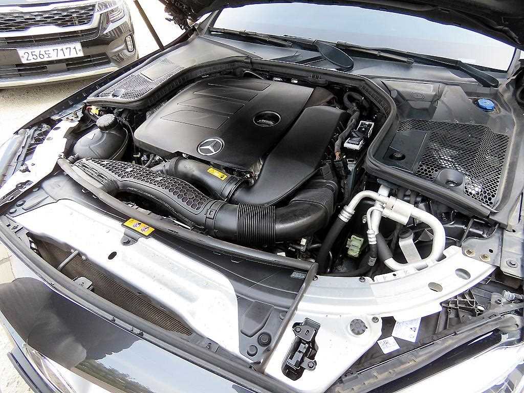 Mercedes Benz C Class 2021 Gris - Importación desde Corea - HF Imports Iquique - Foto 19