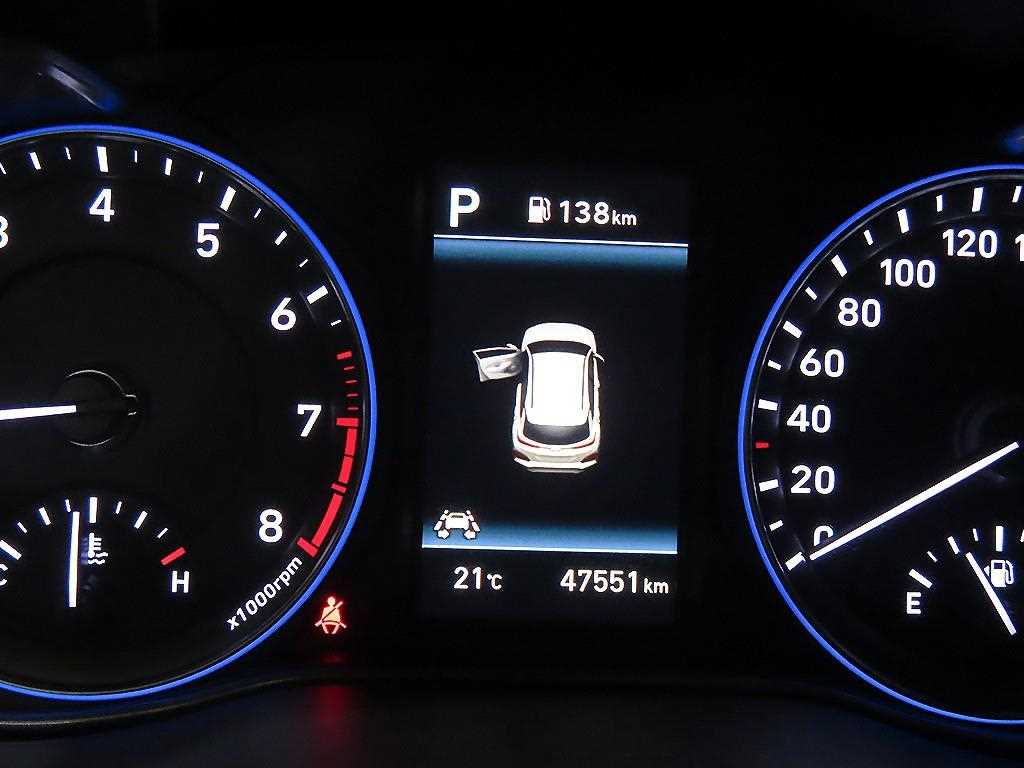 HYUNDAI Kona - Vista 9