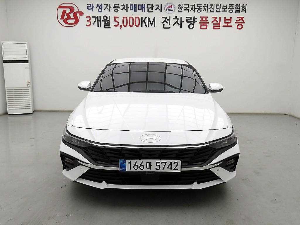 HYUNDAI Avante - Vista 2