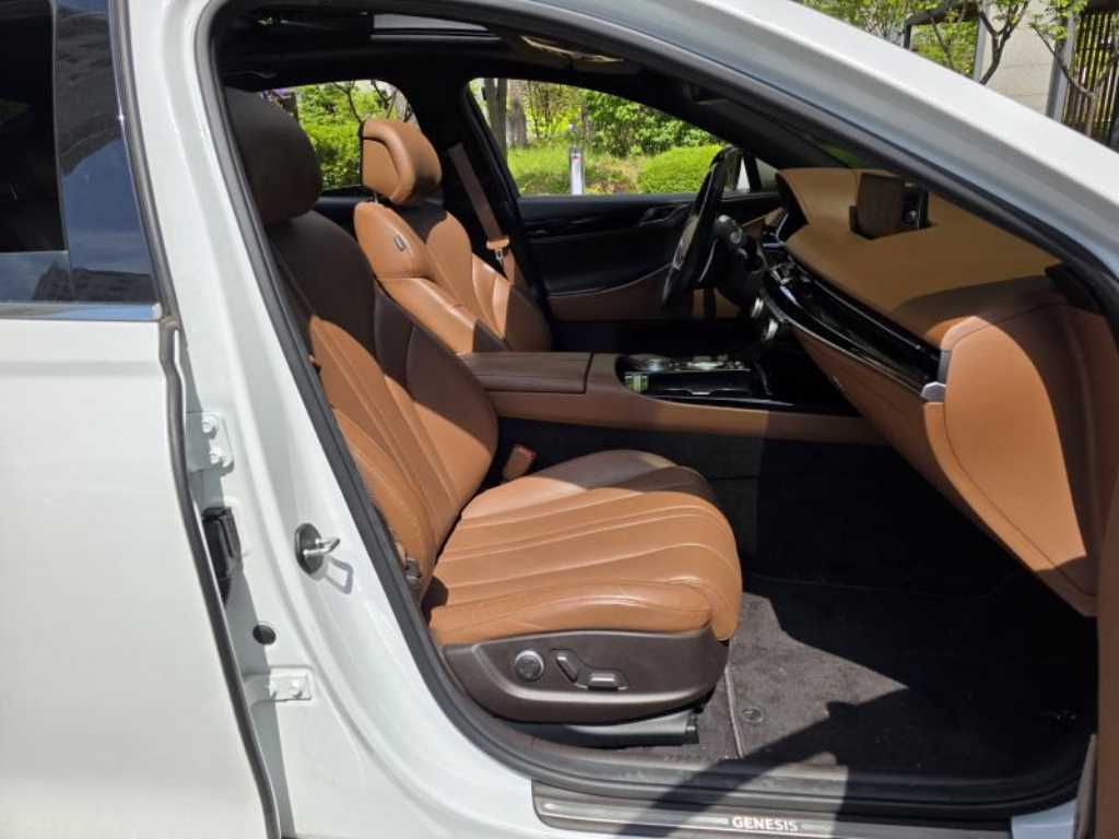 Genesis G80 - Vista 12