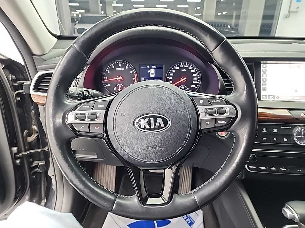 KIA K7 - Vista 9