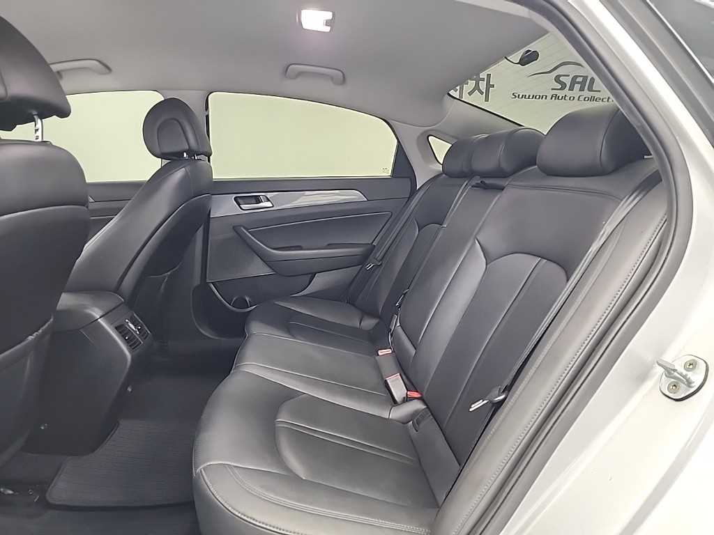 HYUNDAI Sonata - Vista 12