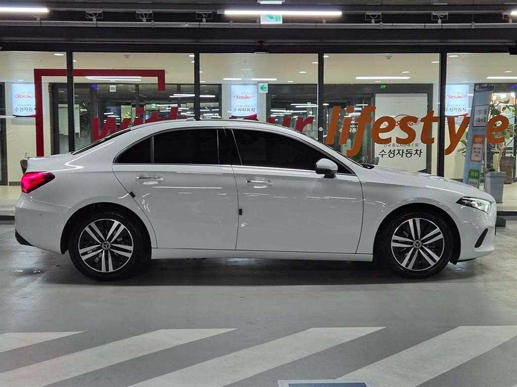 Mercedes Benz A Class - Vista 3