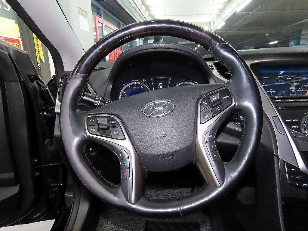 HYUNDAI Grandeur - Vista 8