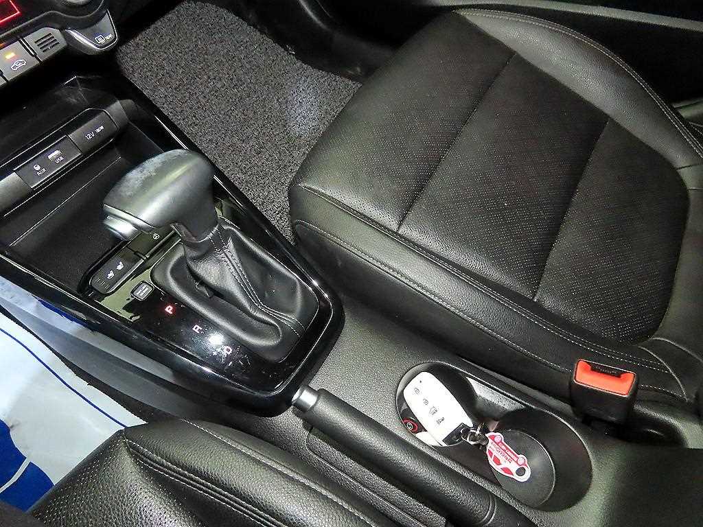 KIA Stonic - Vista 12