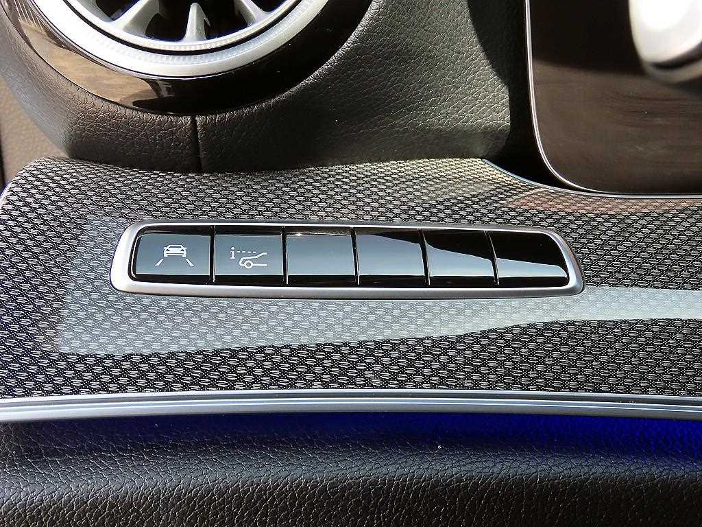 Mercedes Benz CLS Class - Vista 12