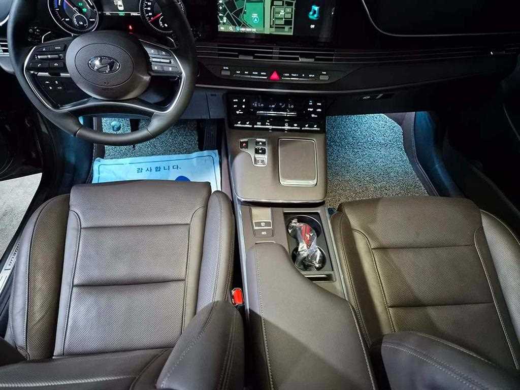 HYUNDAI Grandeur - Vista 10